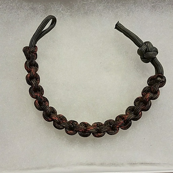 Survival Bracelet with Paracord - Picture 1 of 1